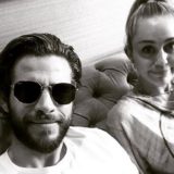 LIAM HEMSWORTH AFFIDA AI SOCIAL L’UNICO COMMENTO POST-SEPARAZIONE DALLA MOGLIE MILEY CYRUS.. “CI SIAMO SEPARATI DA POCO E LE AUGURO SOLO SALUTE E FELICITA’ DA QUI IN AVANTI”. E LEI AGGIUNGE..